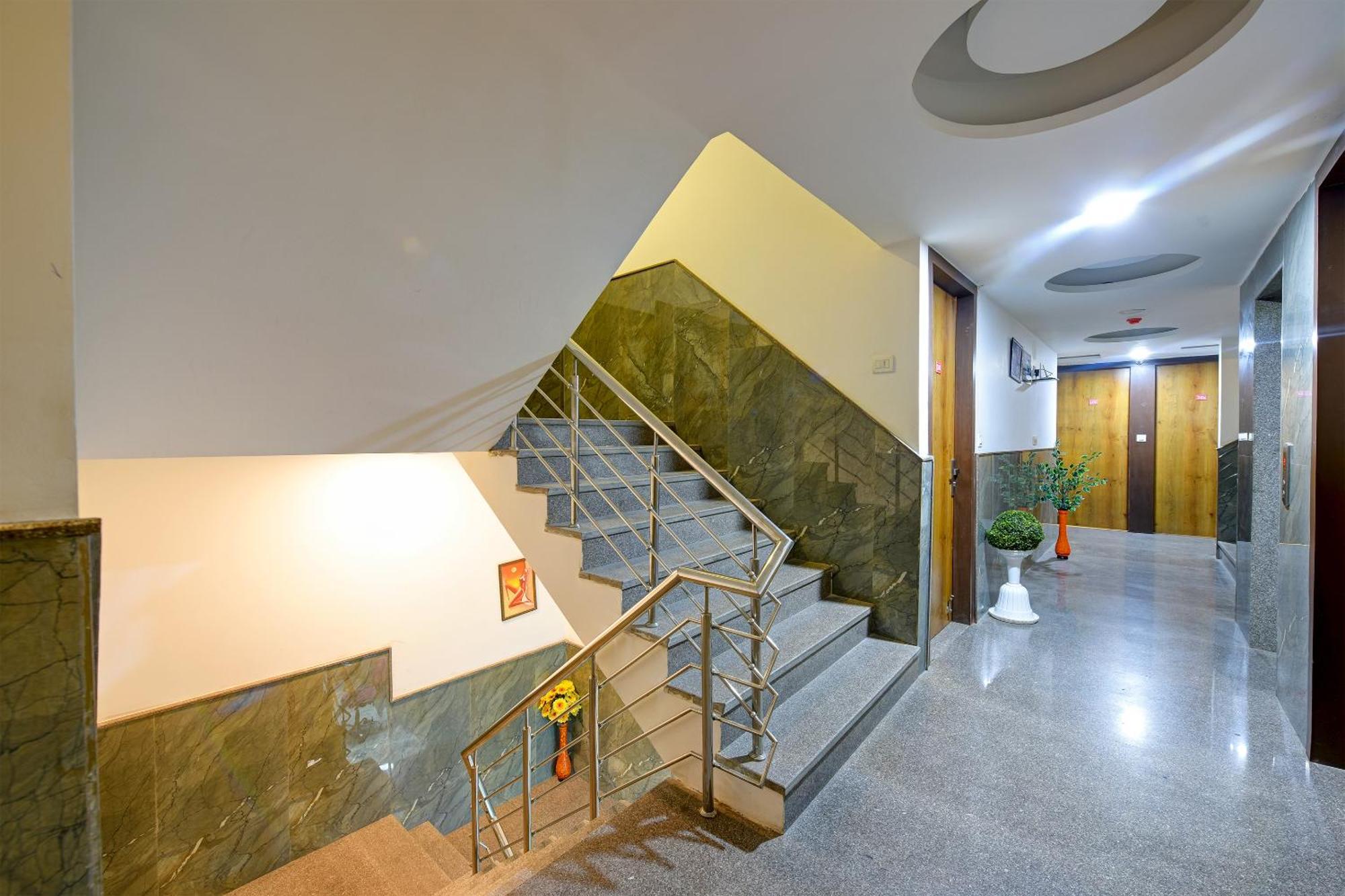 Hotel Grand Qubic Near Delhi Airport Nowe Delhi Zewnętrze zdjęcie